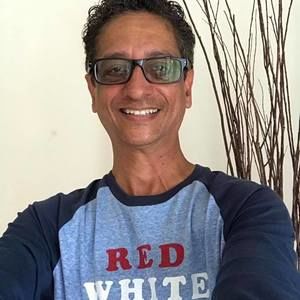 Meet your Posher, Néstor